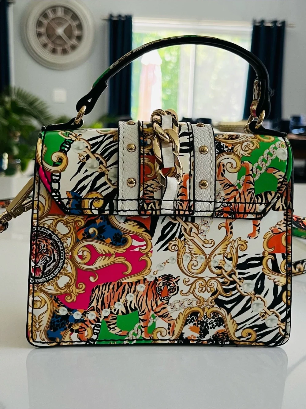 N/A eye catching